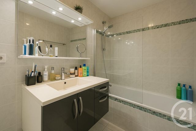 Appartement F4 à vendre - 4 pièces - 83.0 m2 - SURESNES - 92 - ILE-DE-FRANCE - Century 21 Arconsilium