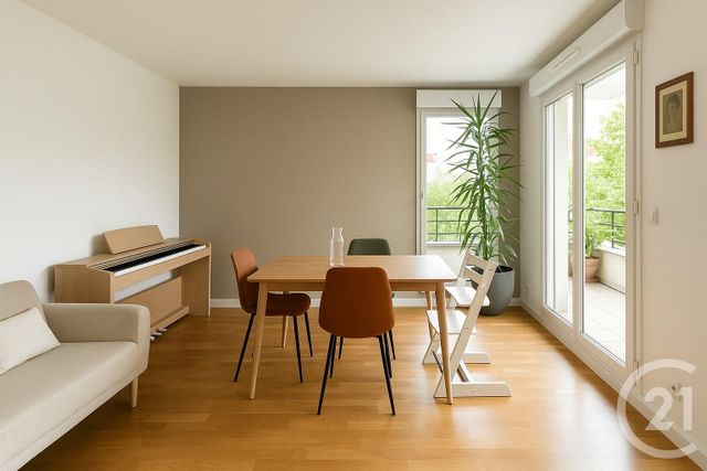 Afficher la photo en grand Appartement F5 à vendre - 5 pièces - 92.1 m2 - SURESNES - 92 - ILE-DE-FRANCE - Century 21 Arconsilium