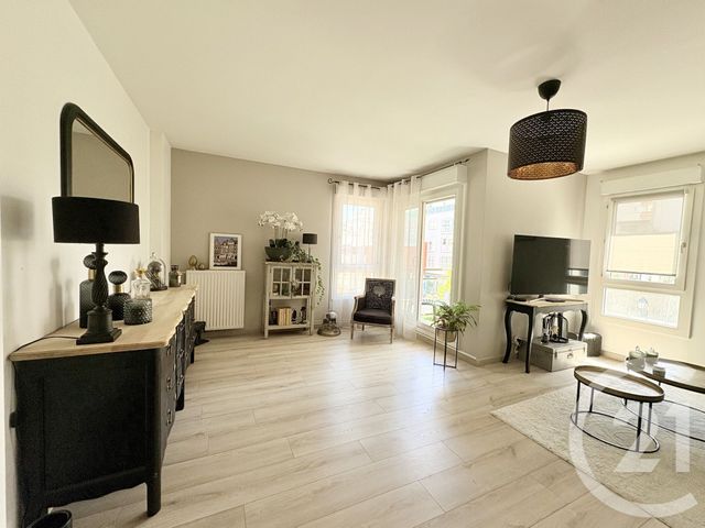 Appartement F4 à louer - 4 pièces - 84.43 m2 - SURESNES - 92 - ILE-DE-FRANCE - Century 21 Arconsilium