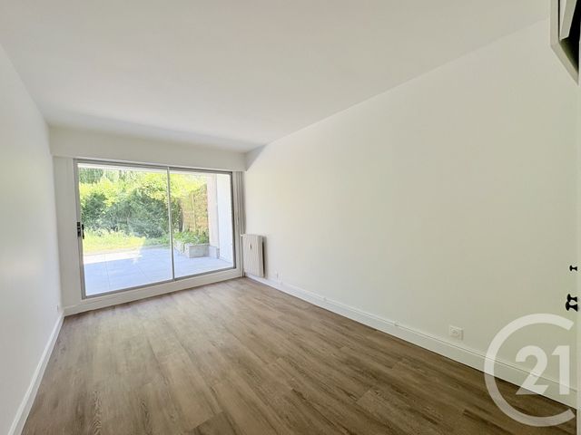 Appartement F2 à louer - 2 pièces - 61.07 m2 - RUEIL MALMAISON - 92 - ILE-DE-FRANCE - Century 21 Arconsilium