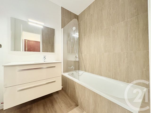 Appartement F2 à louer - 2 pièces - 61.07 m2 - RUEIL MALMAISON - 92 - ILE-DE-FRANCE - Century 21 Arconsilium