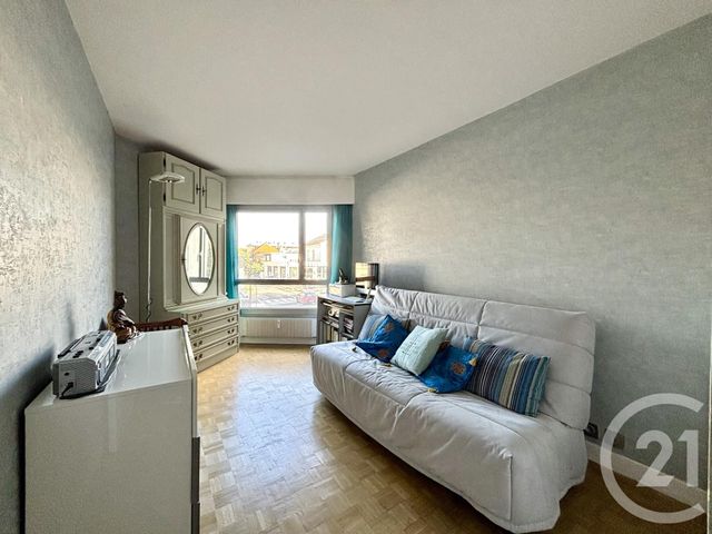Afficher la photo en grand Appartement F4 à vendre - 4 pièces - 104.6 m2 - CHATOU - 78 - ILE-DE-FRANCE - Century 21 Arconsilium
