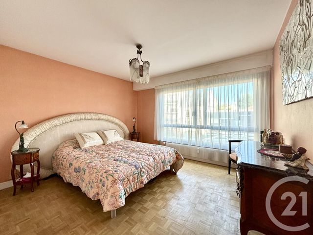 Afficher la photo en grand Appartement F4 à vendre - 4 pièces - 104.6 m2 - CHATOU - 78 - ILE-DE-FRANCE - Century 21 Arconsilium