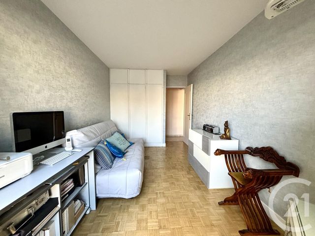 Afficher la photo en grand Appartement F4 à vendre - 4 pièces - 104.6 m2 - CHATOU - 78 - ILE-DE-FRANCE - Century 21 Arconsilium