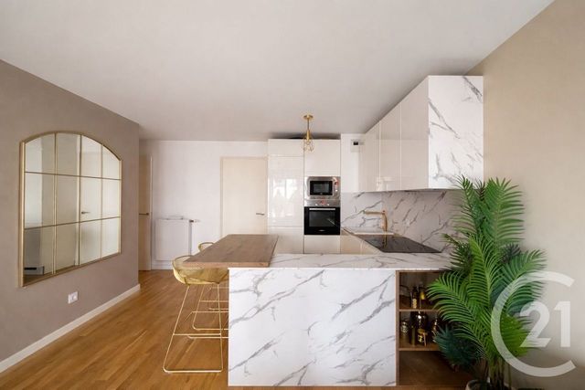 Appartement F4 à vendre - 4 pièces - 75.0 m2 - SURESNES - 92 - ILE-DE-FRANCE - Century 21 Arconsilium