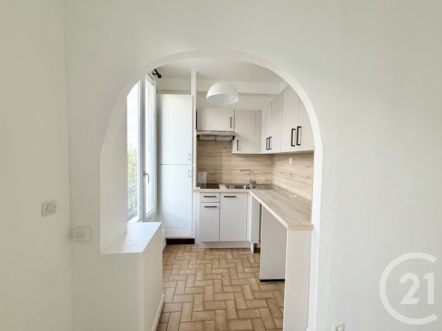 Appartement F1 à louer - 1 pièce - 21.0 m2 - SURESNES - 92 - ILE-DE-FRANCE - Century 21 Arconsilium