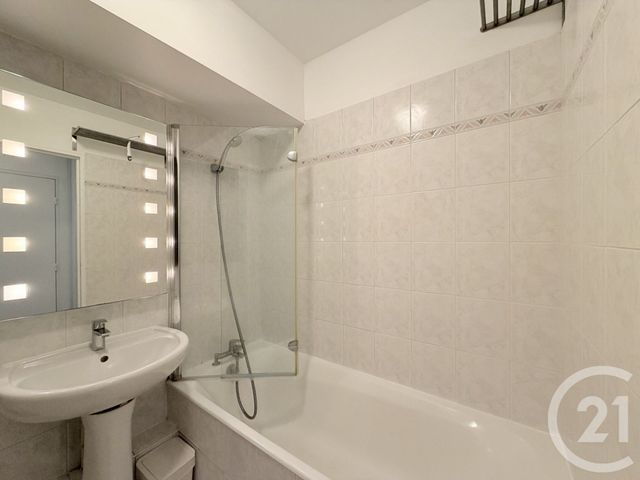 Appartement F2 à louer - 2 pièces - 45.0 m2 - SURESNES - 92 - ILE-DE-FRANCE - Century 21 Arconsilium