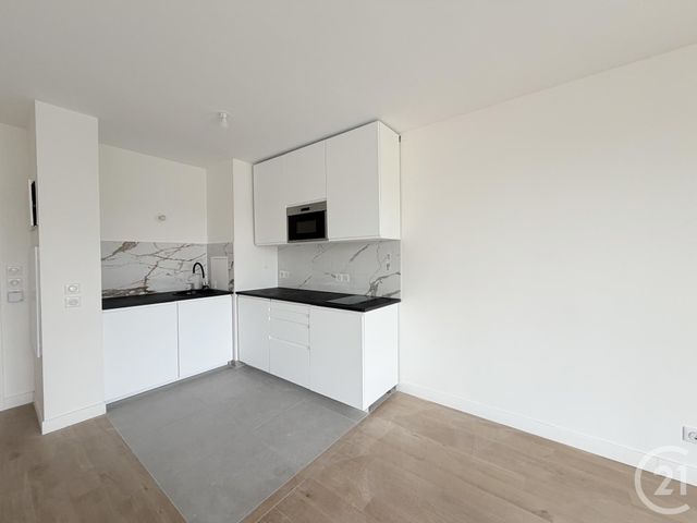 Appartement F2 à louer - 2 pièces - 41.0 m2 - SURESNES - 92 - ILE-DE-FRANCE - Century 21 Arconsilium
