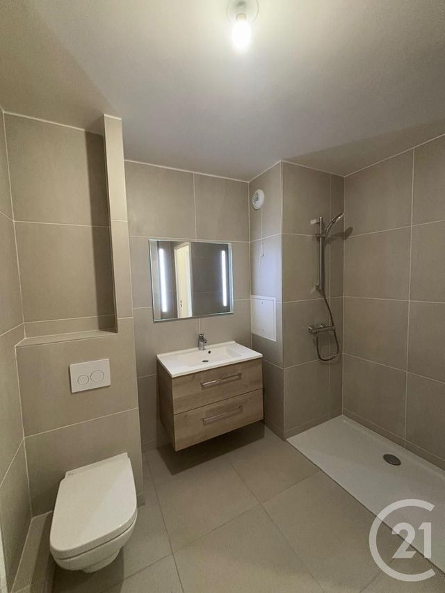 Appartement F2 à louer - 2 pièces - 41.0 m2 - SURESNES - 92 - ILE-DE-FRANCE - Century 21 Arconsilium