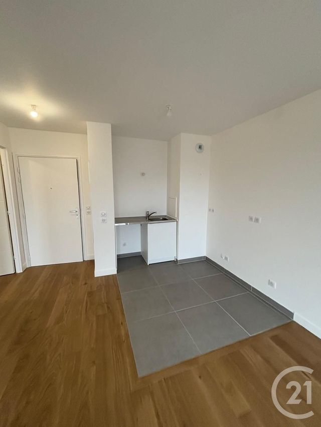 Appartement F2 à louer - 2 pièces - 41.0 m2 - SURESNES - 92 - ILE-DE-FRANCE - Century 21 Arconsilium