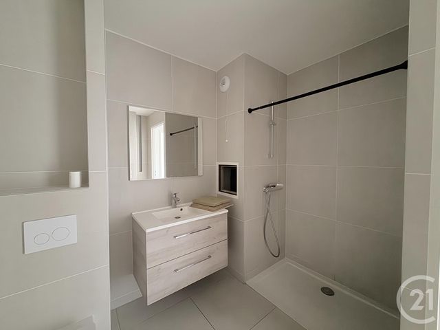 Appartement F2 à louer - 2 pièces - 41.0 m2 - SURESNES - 92 - ILE-DE-FRANCE - Century 21 Arconsilium
