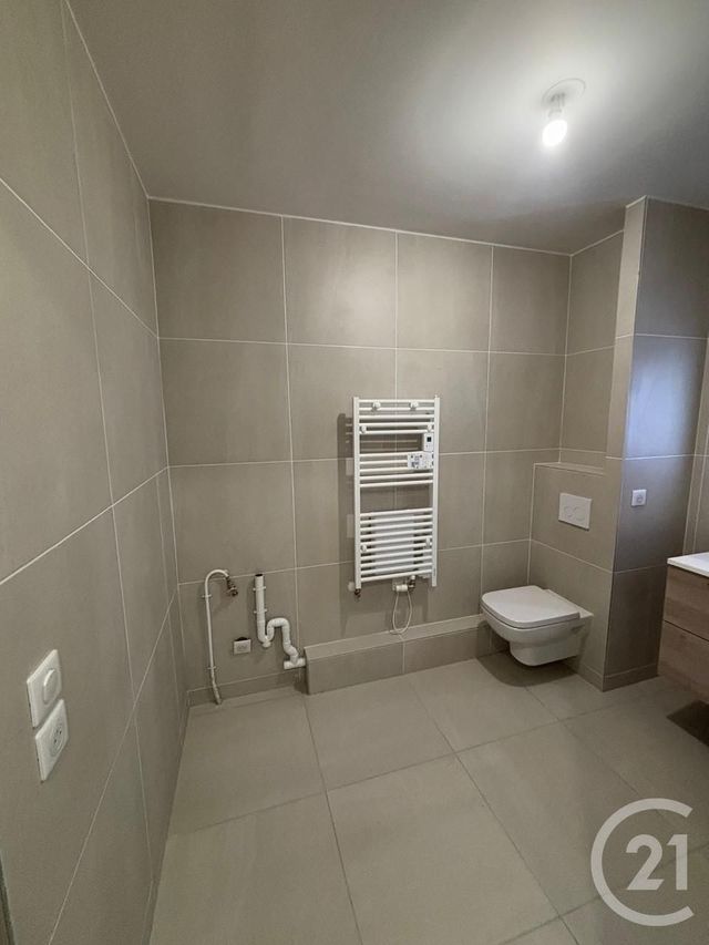 Appartement F2 à louer - 2 pièces - 41.0 m2 - SURESNES - 92 - ILE-DE-FRANCE - Century 21 Arconsilium