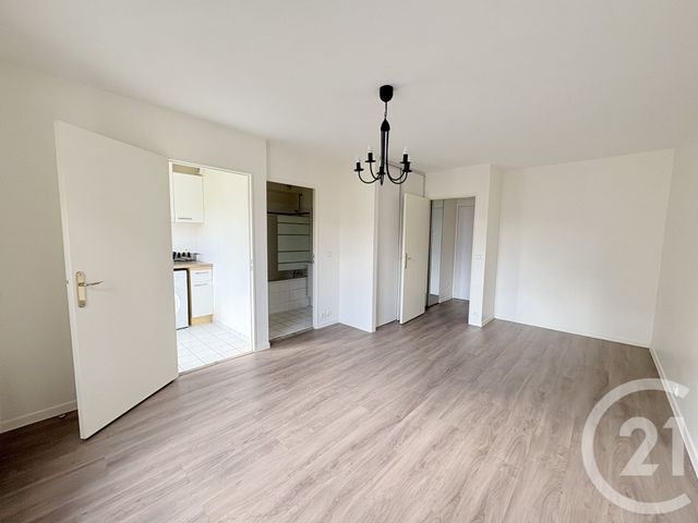 Appartement F1 à louer - 1 pièce - 29.7 m2 - SURESNES - 92 - ILE-DE-FRANCE - Century 21 Arconsilium