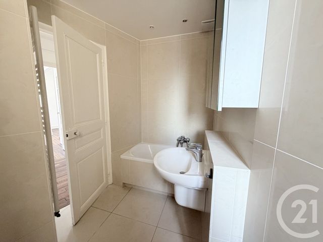 Appartement F3 à louer - 3 pièces - 67.5 m2 - SURESNES - 92 - ILE-DE-FRANCE - Century 21 Arconsilium