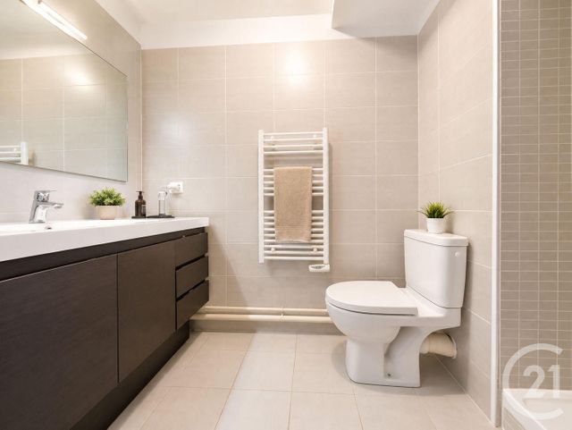 Appartement F4 à vendre - 4 pièces - 81.17 m2 - SURESNES - 92 - ILE-DE-FRANCE - Century 21 Arconsilium