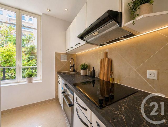 Appartement F3 à vendre - 3 pièces - 38.35 m2 - SURESNES - 92 - ILE-DE-FRANCE - Century 21 Arconsilium