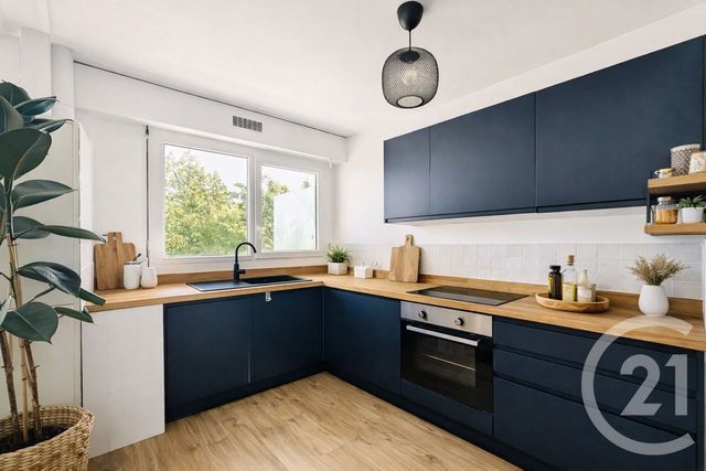 Appartement F3 à vendre - 3 pièces - 67.59 m2 - COURBEVOIE - 92 - ILE-DE-FRANCE - Century 21 Arconsilium