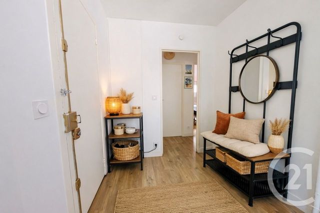 Appartement F3 à vendre - 3 pièces - 67.59 m2 - COURBEVOIE - 92 - ILE-DE-FRANCE - Century 21 Arconsilium
