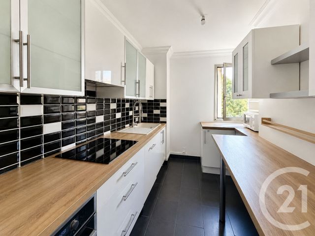 Appartement à louer - 4 pièces - 82.0 m2 - SURESNES - 92 - ILE-DE-FRANCE - Century 21 Arconsilium
