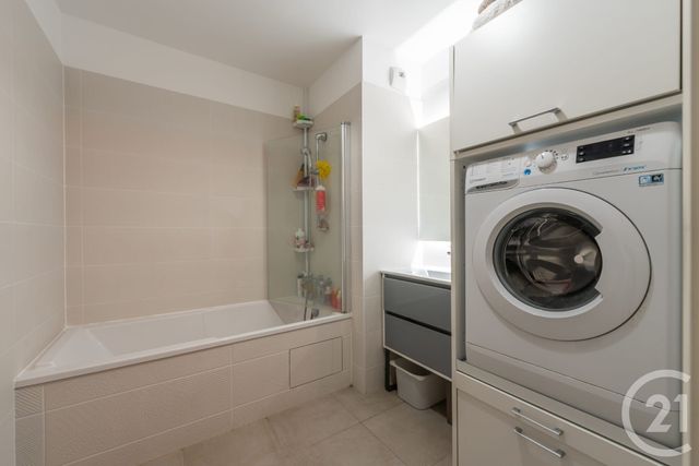 Appartement F4 à louer - 4 pièces - 75.0 m2 - SURESNES - 92 - ILE-DE-FRANCE - Century 21 Arconsilium