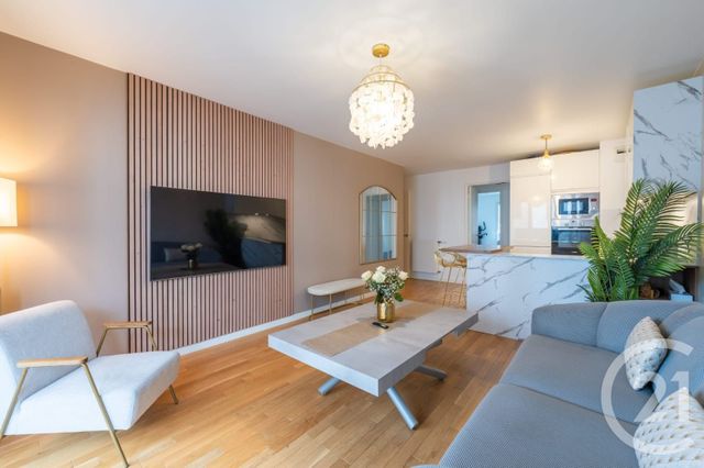 Appartement F4 à louer - 4 pièces - 75.0 m2 - SURESNES - 92 - ILE-DE-FRANCE - Century 21 Arconsilium