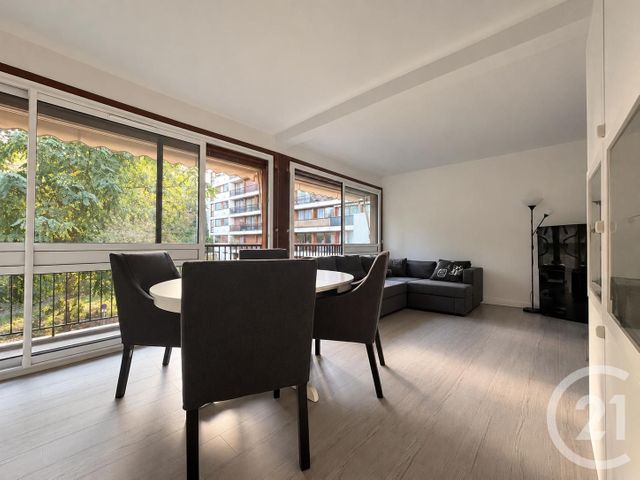 Appartement F2 à vendre LA CELLE ST CLOUD