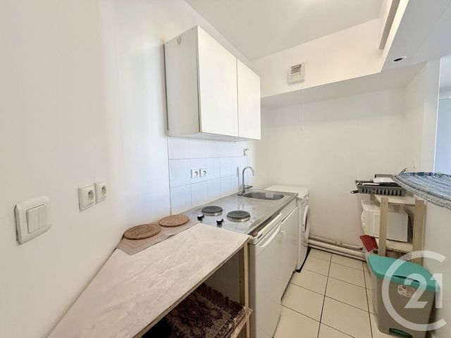 Appartement F2 à louer - 2 pièces - 46.0 m2 - SURESNES - 92 - ILE-DE-FRANCE - Century 21 Arconsilium