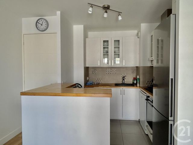 Appartement à louer - 2 pièces - 42.35 m2 - PUTEAUX - 92 - ILE-DE-FRANCE - Century 21 Arconsilium