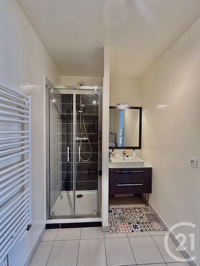 Appartement à louer - 2 pièces - 42.35 m2 - PUTEAUX - 92 - ILE-DE-FRANCE - Century 21 Arconsilium